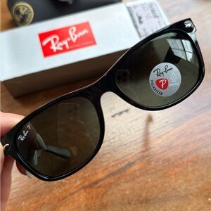 Ray-Ban Classic Wayfarer Black Polarized Sunglasses